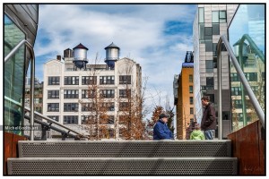 Chat On The High Line :: Urban street photography - Artwork © Michel Godts