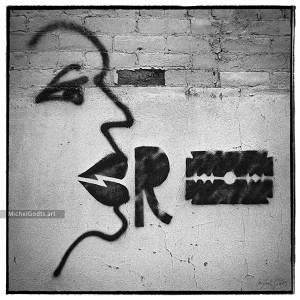 Lips R Razorblade :: Black and white graffiti photography - Artwork © Michel Godts