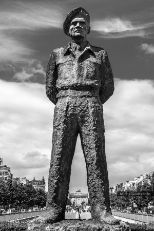 Field Marshal Montgomery :: Black and white photograph of public art - Artwork © Michel Godts