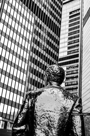 Pittsburgh Business Man :: Black and white photograph of public art - Artwork © Michel Godts