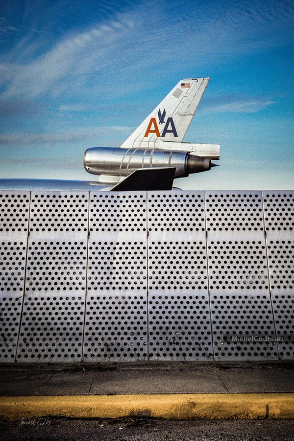 Taxiing AA Tail :: Urban photography - Artwork © Michel Godts