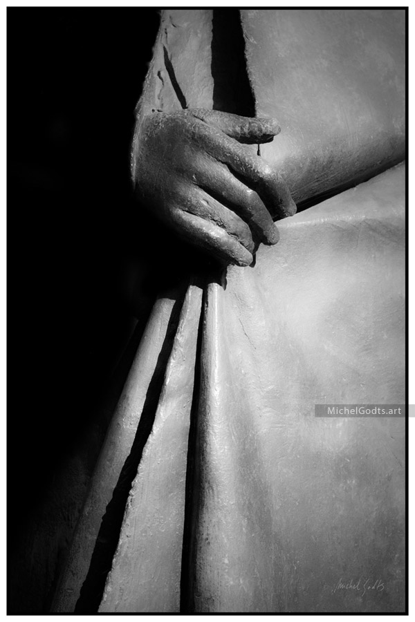 The Cardinal’s Hand :: Black and white photograph of public art - Artwork © Michel Godts