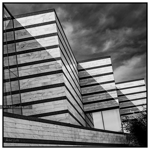 Cleveland Museum Of Art—East Wing :: Black and white architecture photography - Artwork © Michel Godts