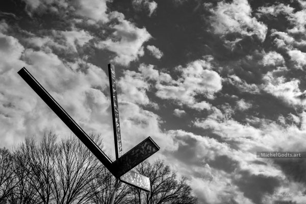 Double L Panoramic :: Black and white photograph of public art - Artwork © Michel Godts