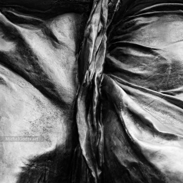 Intimate Folds :: Black and white abstract photography - Artwork © Michel Godts