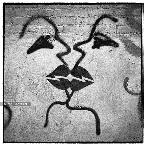 Our Last Kiss :: Black and white graffiti photography - Artwork © Michel Godts