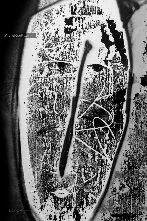 Silver Graffiti Face :: Black and white graffiti photography - Artwork © Michel Godts