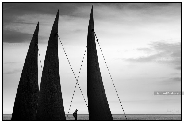 Steel Sails Waiting :: Black and white photograph of public art - Artwork © Michel Godts