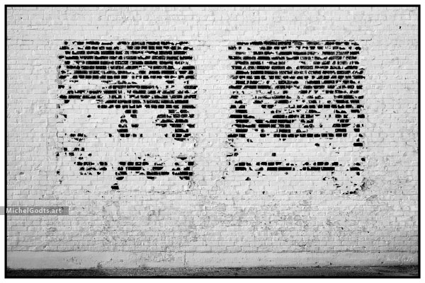 Wall Cryptography :: Black and white urban photography - Artwork © Michel Godts